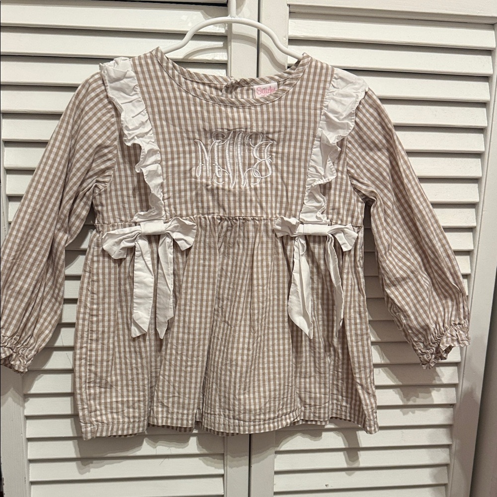 Stitchy fish Brown and White Gingham Long Sleeve Top